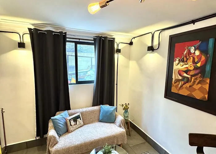 Apartment Large, Bright 1 *