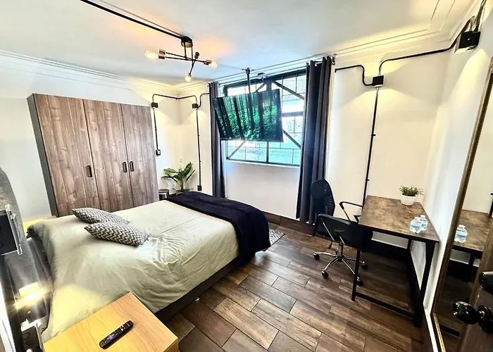 Large, Bright 1 Apartment *
